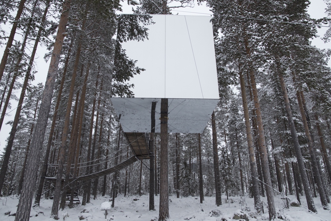 Mirror Cube Winter